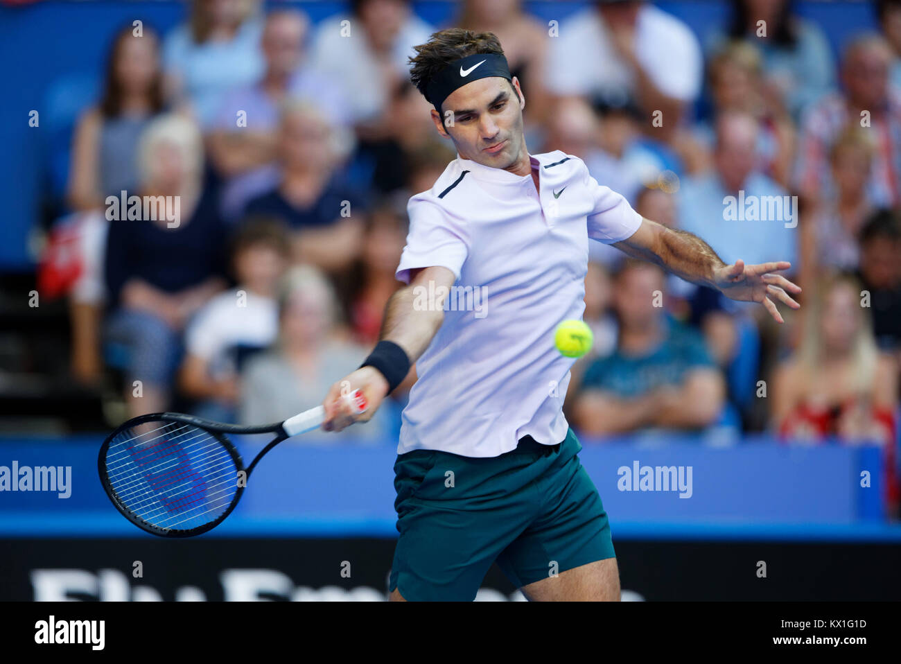 Perth, Australia. 6th january, 2017. Roger Federer of Switzerland returns the ball to opponent Alexander Zverev of Germany in the final of the Hopman Cup in Perth, Australia, Januray 6, 2018. Credit: Trevor Collens/Alamy Live News Stock Photo