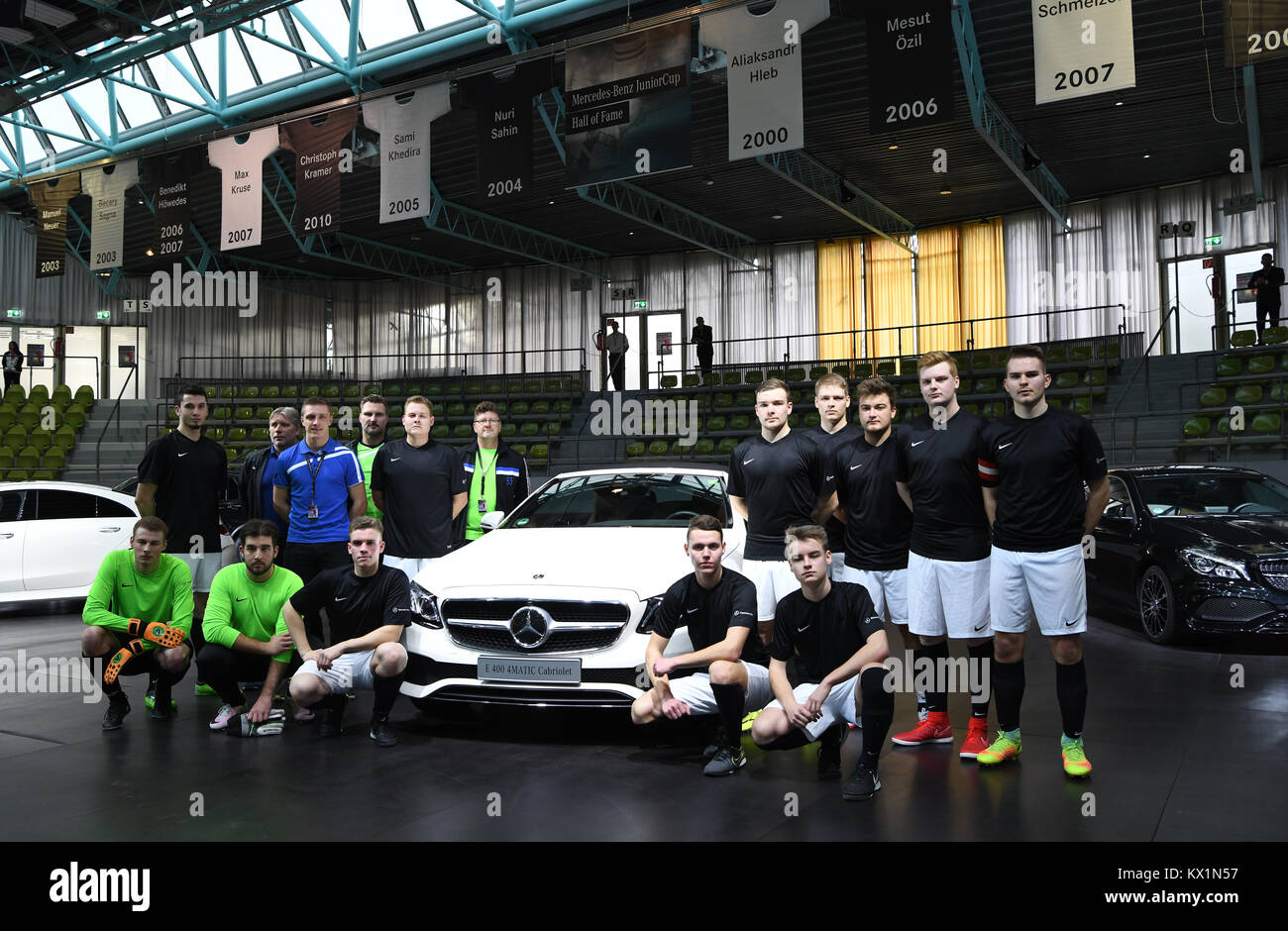 Sindelfingen Deutschland 05th Jan 2018 Azubi Turnier Teamfoto Mannschaftsbild Mannschaftsfoto Werk Ludwigsfelde Ges Fussball Mercedes Benz Juniorcup 2018 Sindelfingen 05 01 2018 Football Soccer Mercedes Benz Indoor Tournament Juniorcup