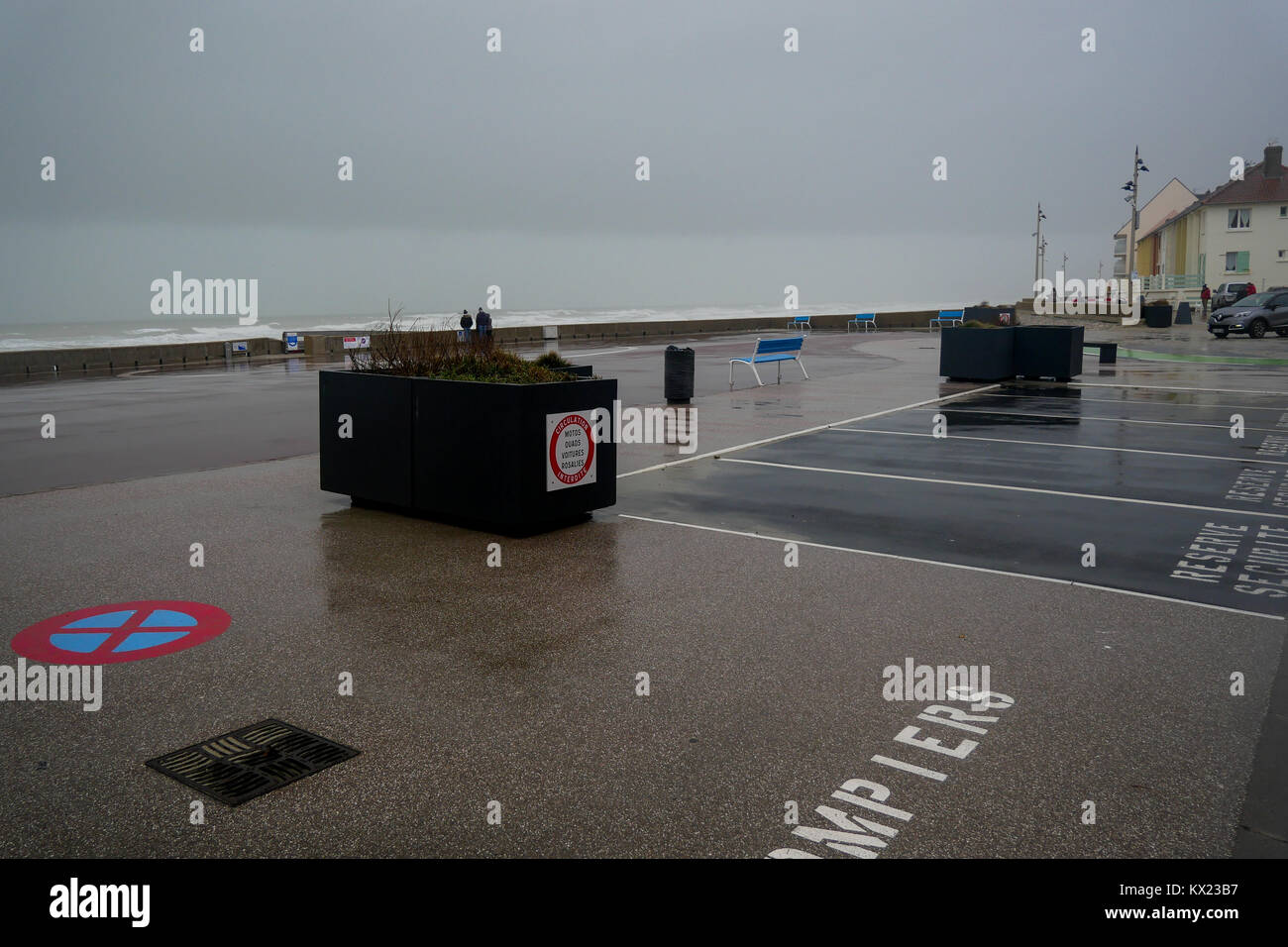 Helicopter landing zone hires stock photography and images Alamy
