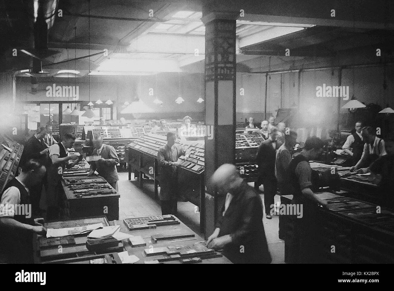 1930s newspaper newsroom hi-res stock photography and images - Alamy