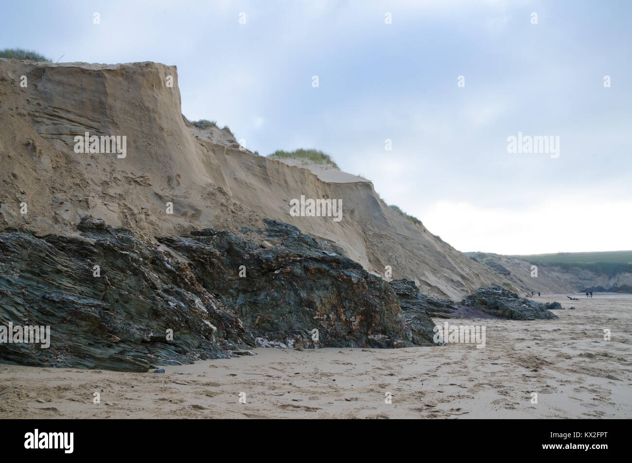 CRANTOCK BEACH, NEAR NEWQUAY. 6th January 2018. A view of part of the sand cliff caused by storm Eleanor on Crantock Beach, near Newquay, North Cornwa Stock Photo