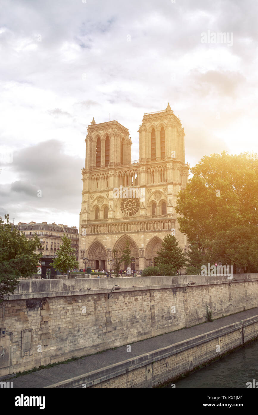 De Paris Notre Dame Cathedral in Paris Stock Photo - Alamy