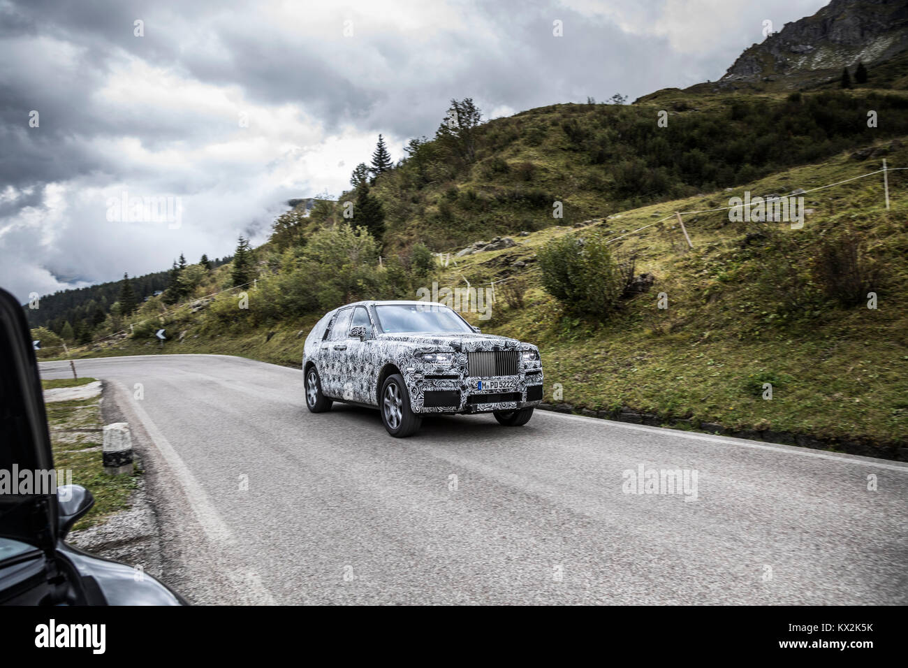 4x4 rolls royce cullinan hi-res stock photography and images - Alamy