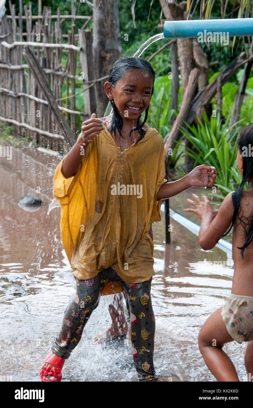 Cambodian children playing hi-res stock photography and images - Alamy