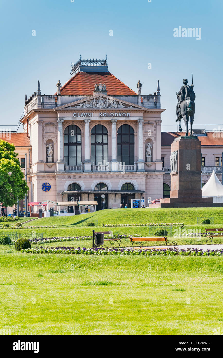 Der Hauptbahnhof Zagreb befindet sich im Zentrum der Stadt am Koenig-Tomislav-Platz. Der Bahnhof 