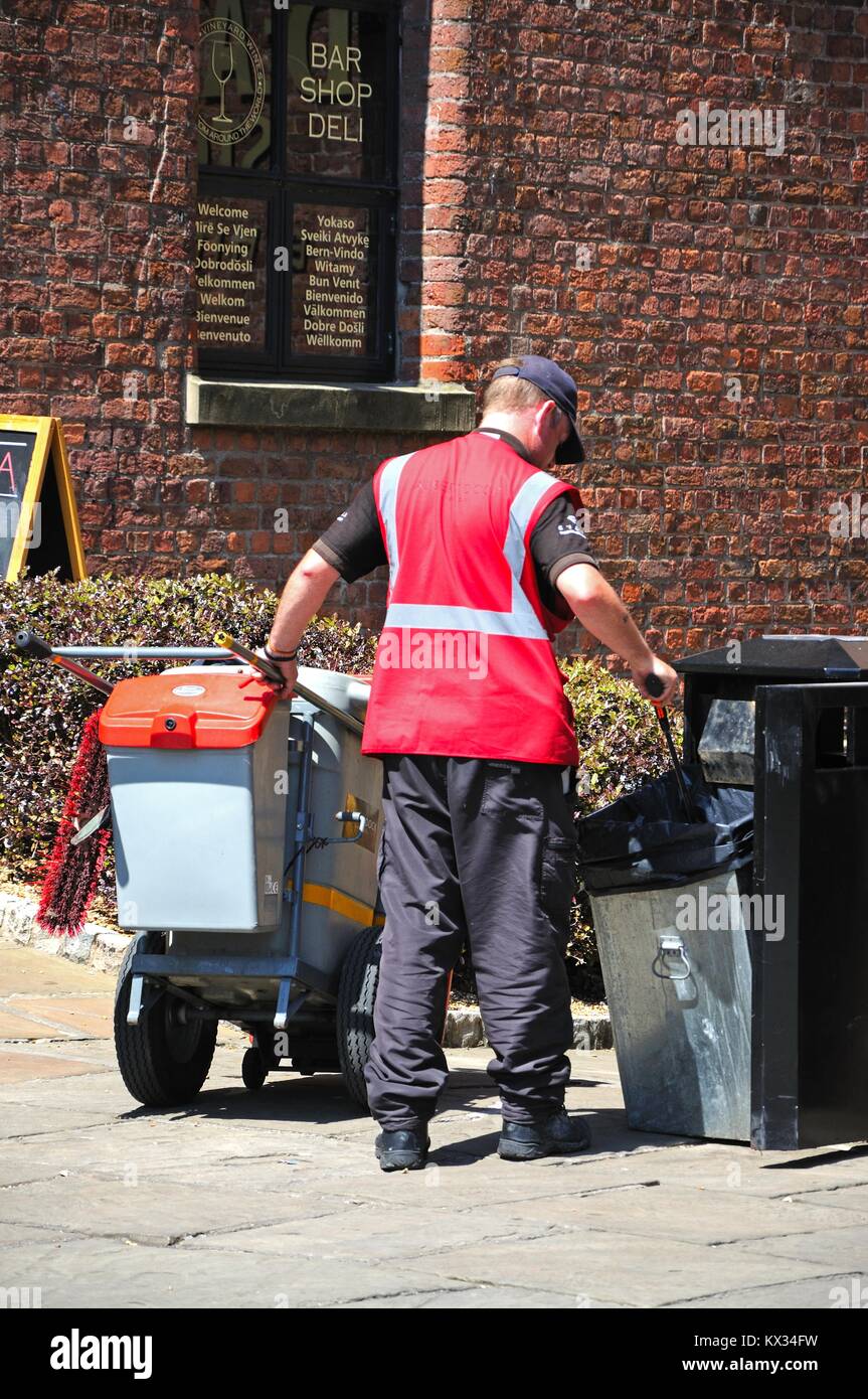 Litter picker hires stock photography and images Alamy