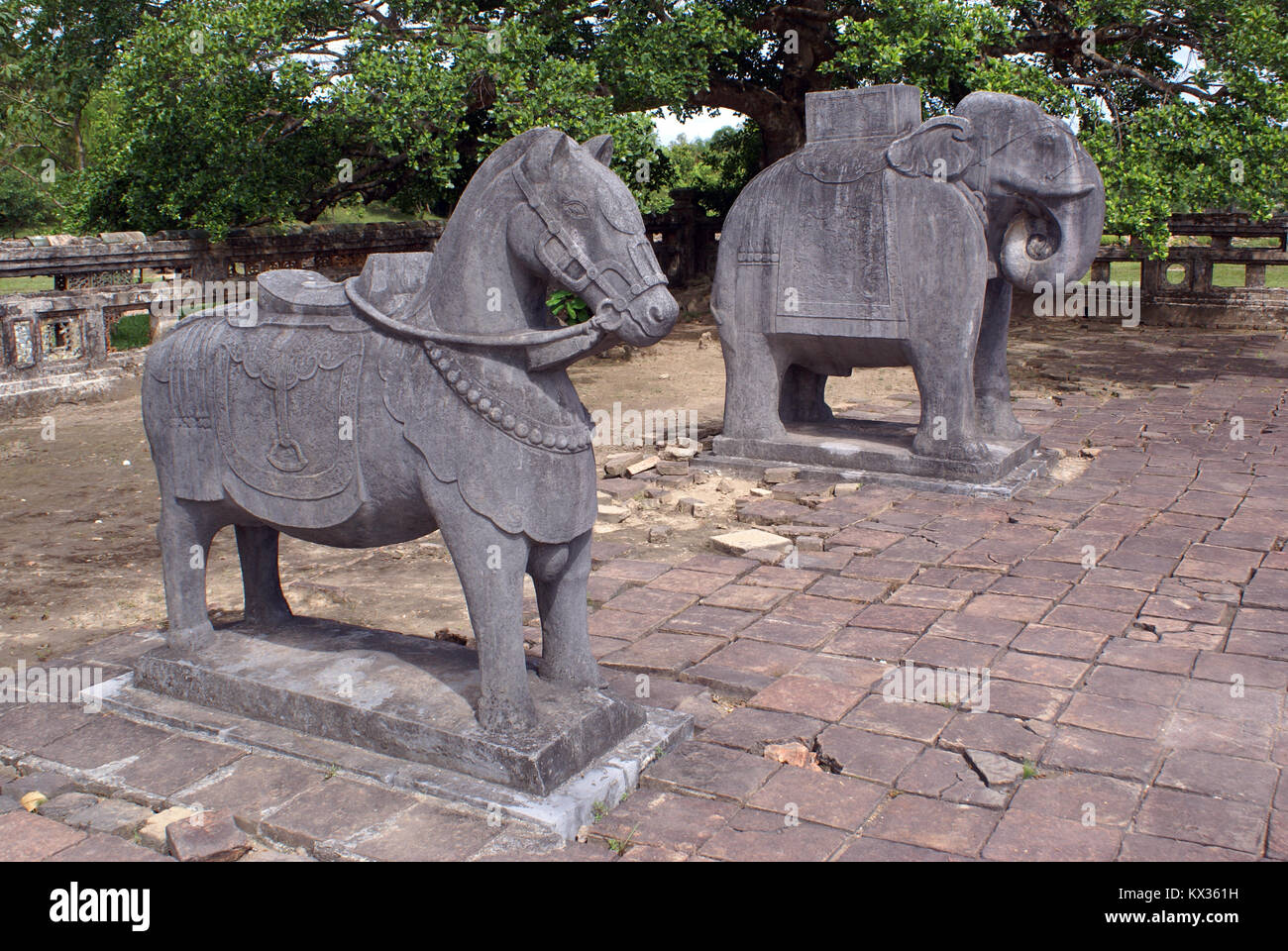 Слон сильнее коня. Слон сильнее коня. Мой папа красивый и сильный как слон. Слон сильнее коня. Слон против коня.