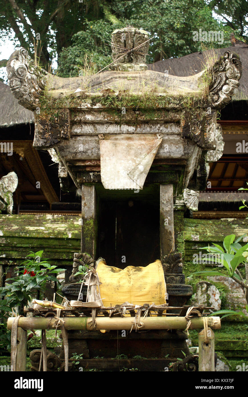 Altar temple in bali hi-res stock photography and images - Alamy
