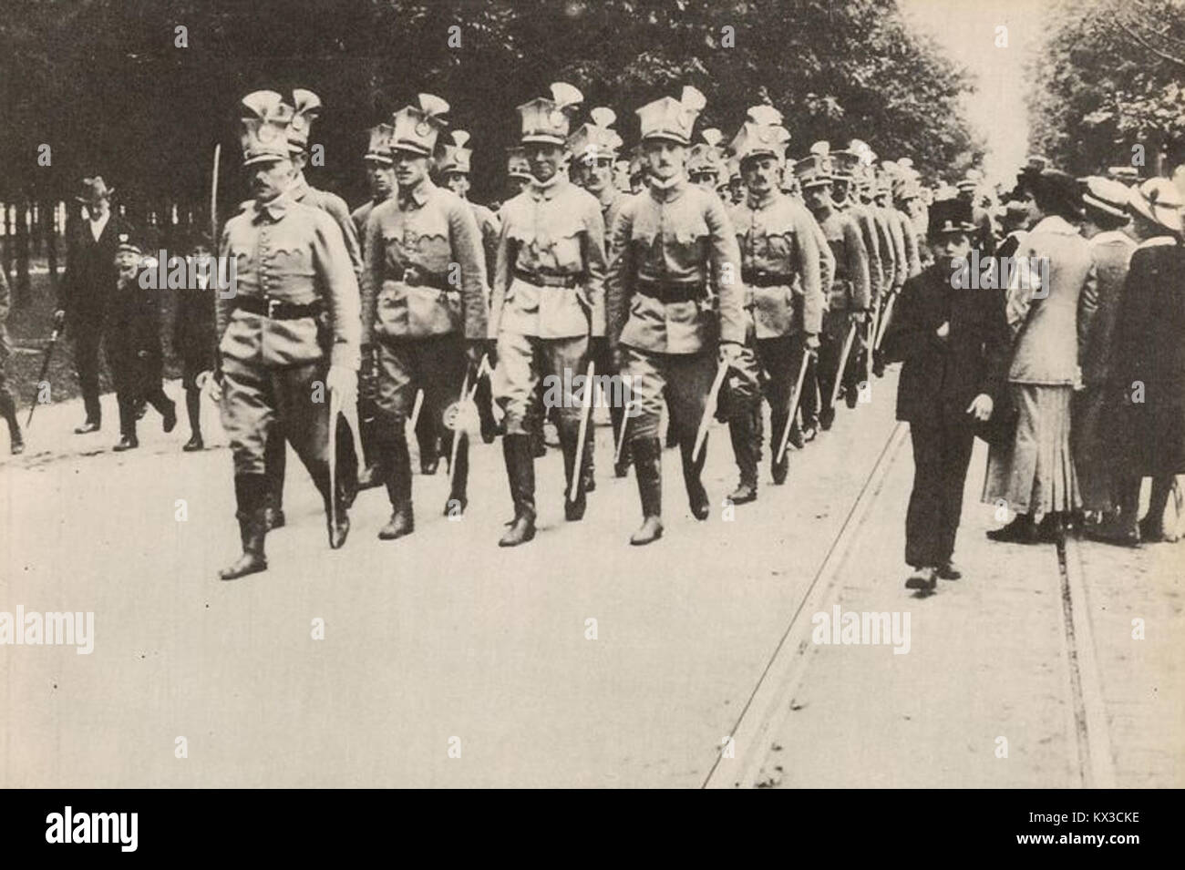 Drużyna krakowskich 'Sokołów' - przemarsz ulicami Krakowa (1914) Stock Photo