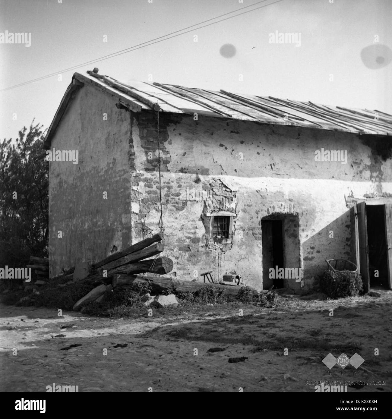 Roofing techniques Black and White Stock Photos & Images - Alamy