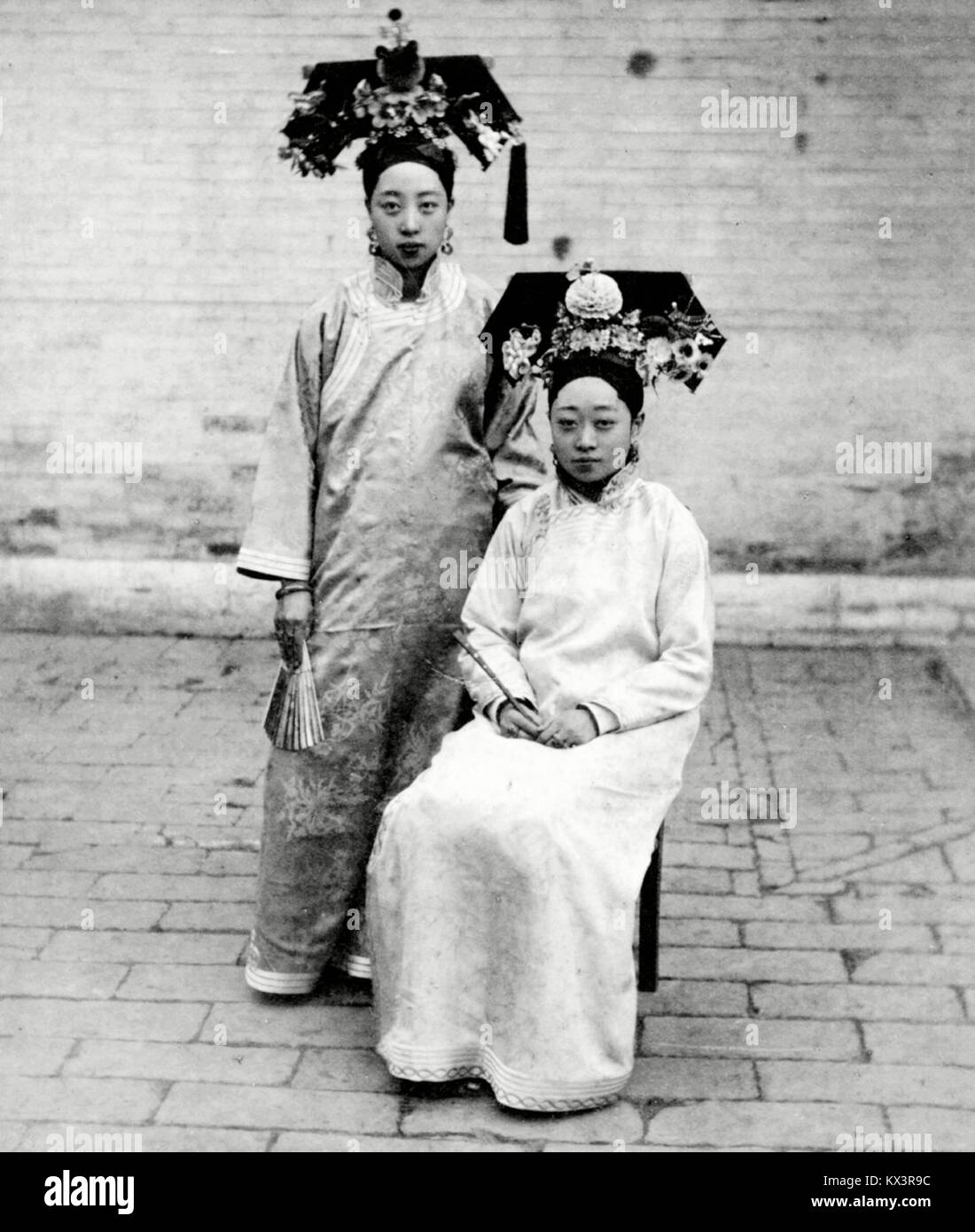 Refers to the Manchu nobility of the Qing dynasty in China ...