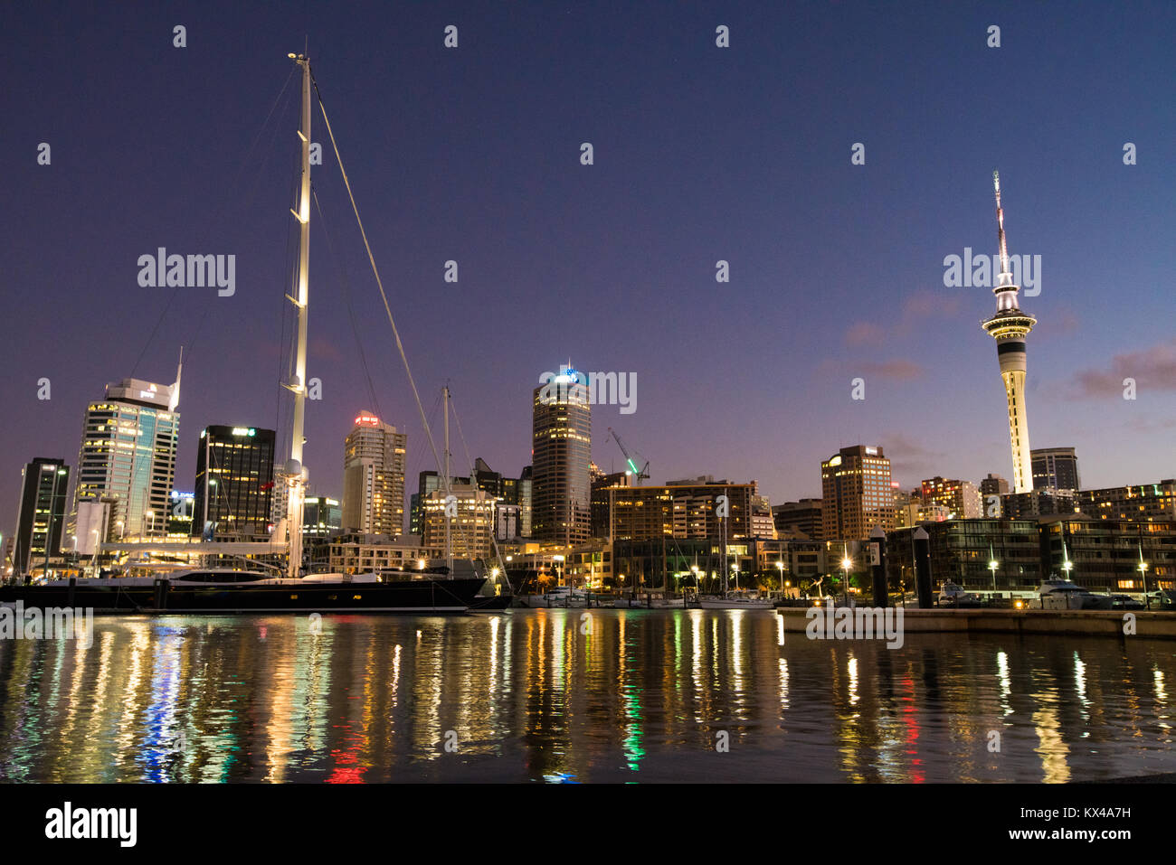 Auckland New Zealand. Night skyline Stock Photo Alamy