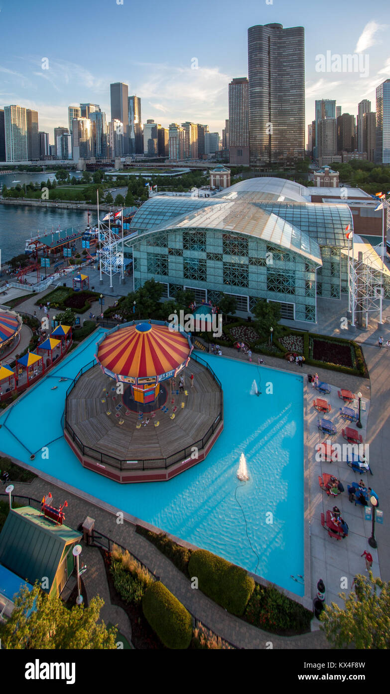 Navy pier wave swinger hi-res stock photography and images - Alamy