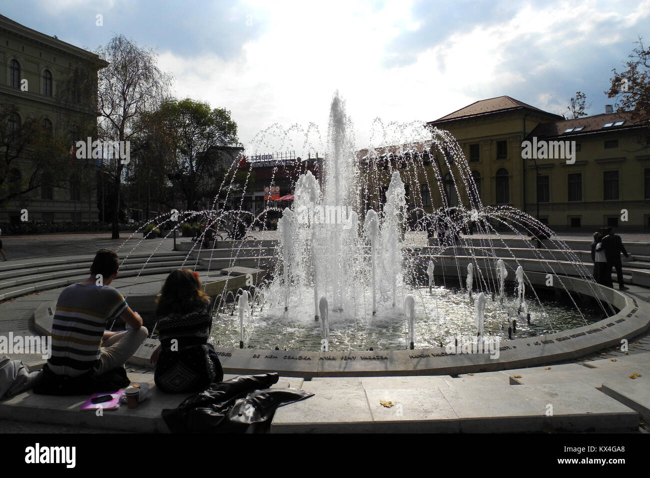 Fountain in the city park Stock Photo - Alamy
