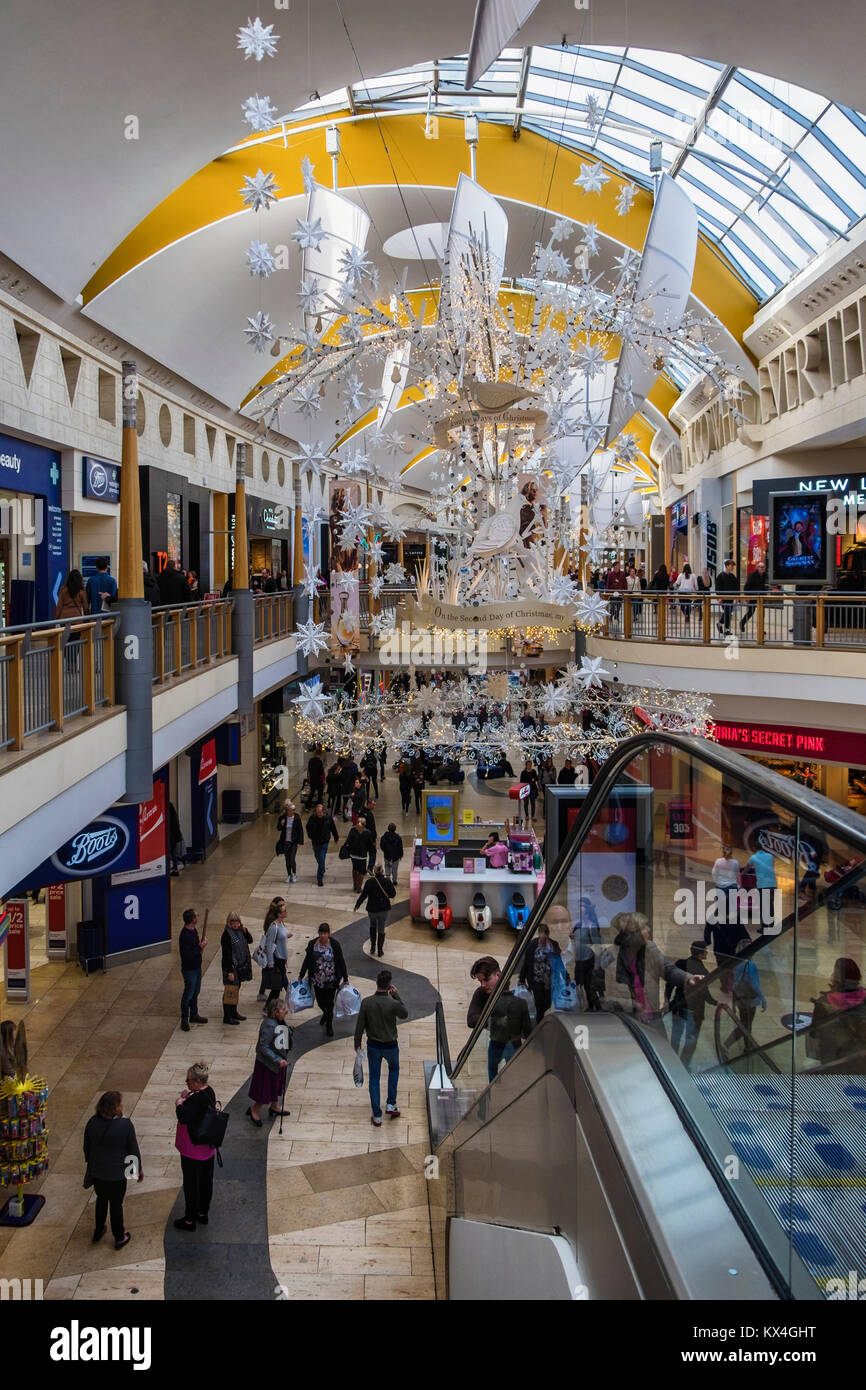 Bluewater Shopping Centre in Greenhithe - Tours and Activities
