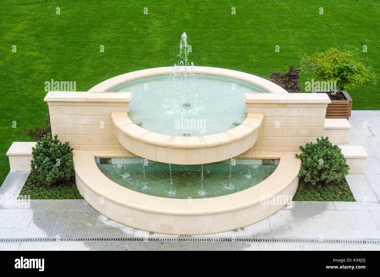 Fountain in the city park Stock Photo - Alamy