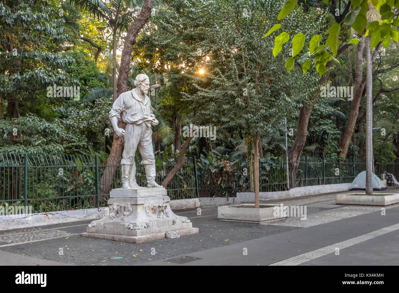 Anhanguera Statue (Bartolomeu Bueno da Silva) in front of Trianon Park at Paulista Avenue - Sao Paulo, Brazil Stock Photo