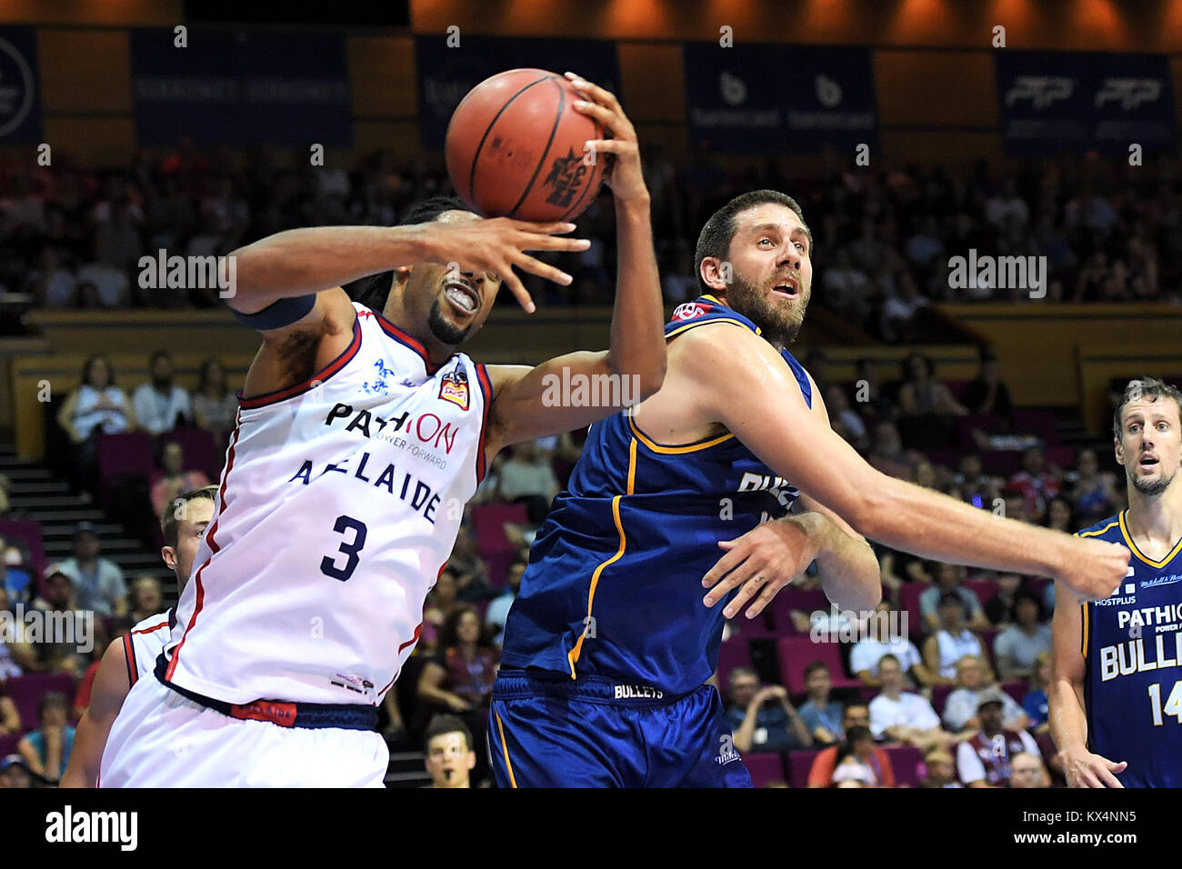 New Jersey Nets' Antoine Wright (21) puts up a shot as he is double-teamed  by New York Knicks David Lee, right, and Eddy Curry during first-quarter  NBA basketball Thursday night, Oct. 18