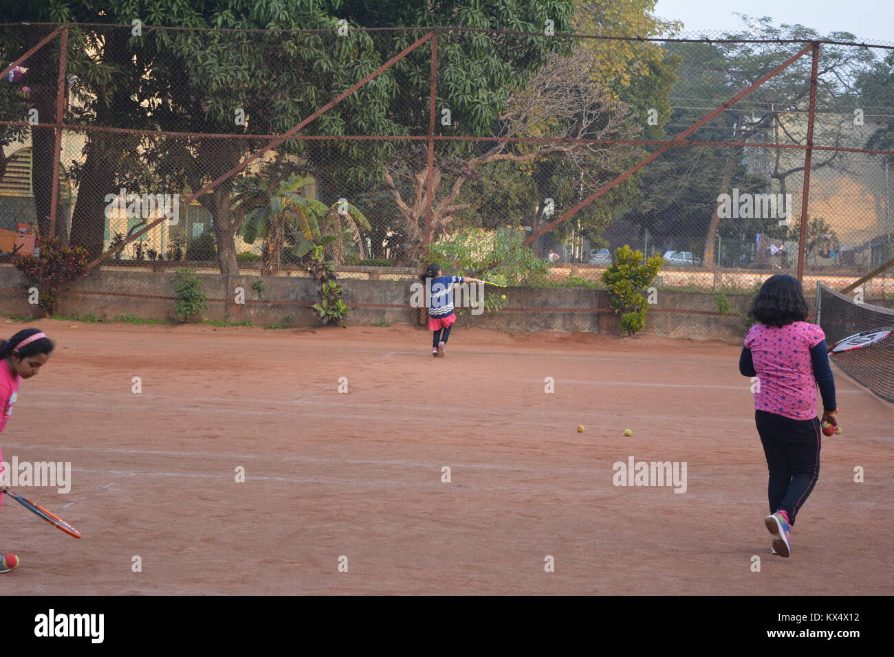 Kolkata, India. 07th January 2018. Weekend clay court tennis for kids