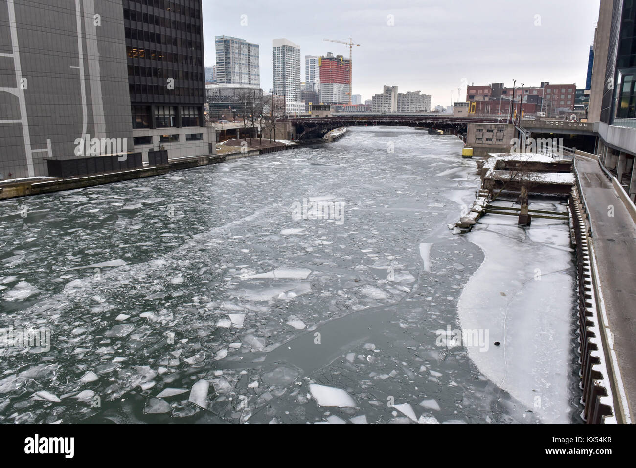 Chicago, USA. 7 January 2018. USA Weather: The Chicago River is seen ...