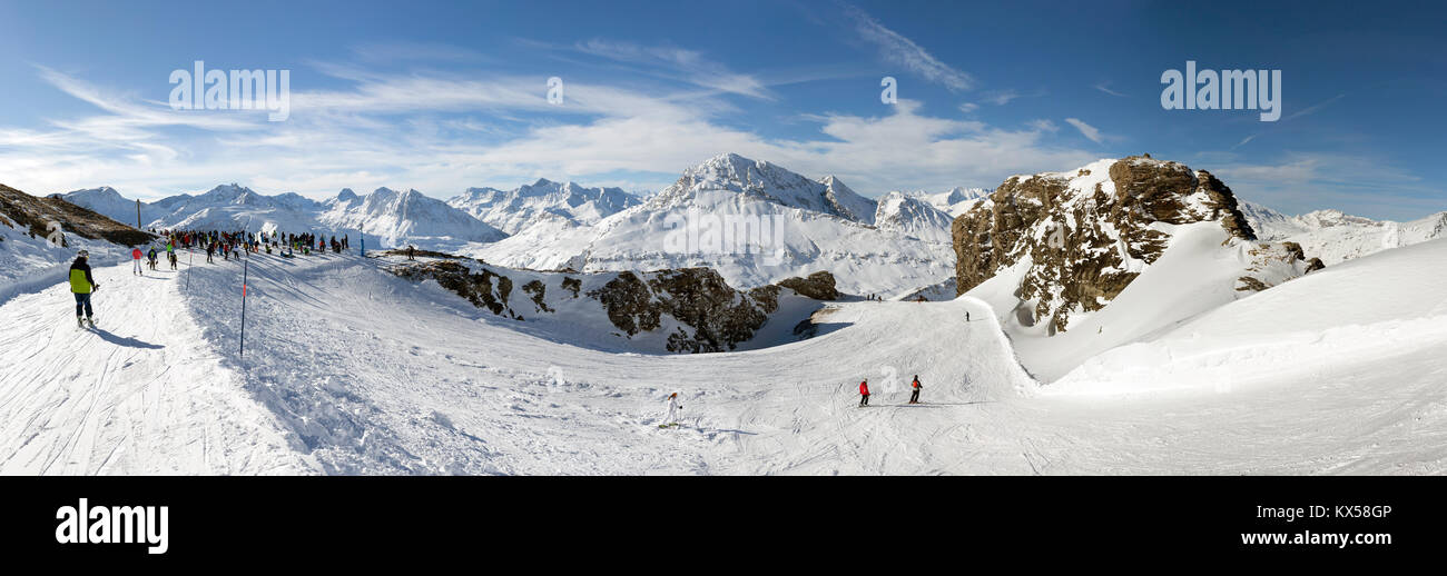 VAL CENIS, FRANCE - DECEMBER 31, 2017: Panoramic winter view of the Col de la Met, a mountain pass in the ski resort of Val Cenis located in the Savoi Stock Photo