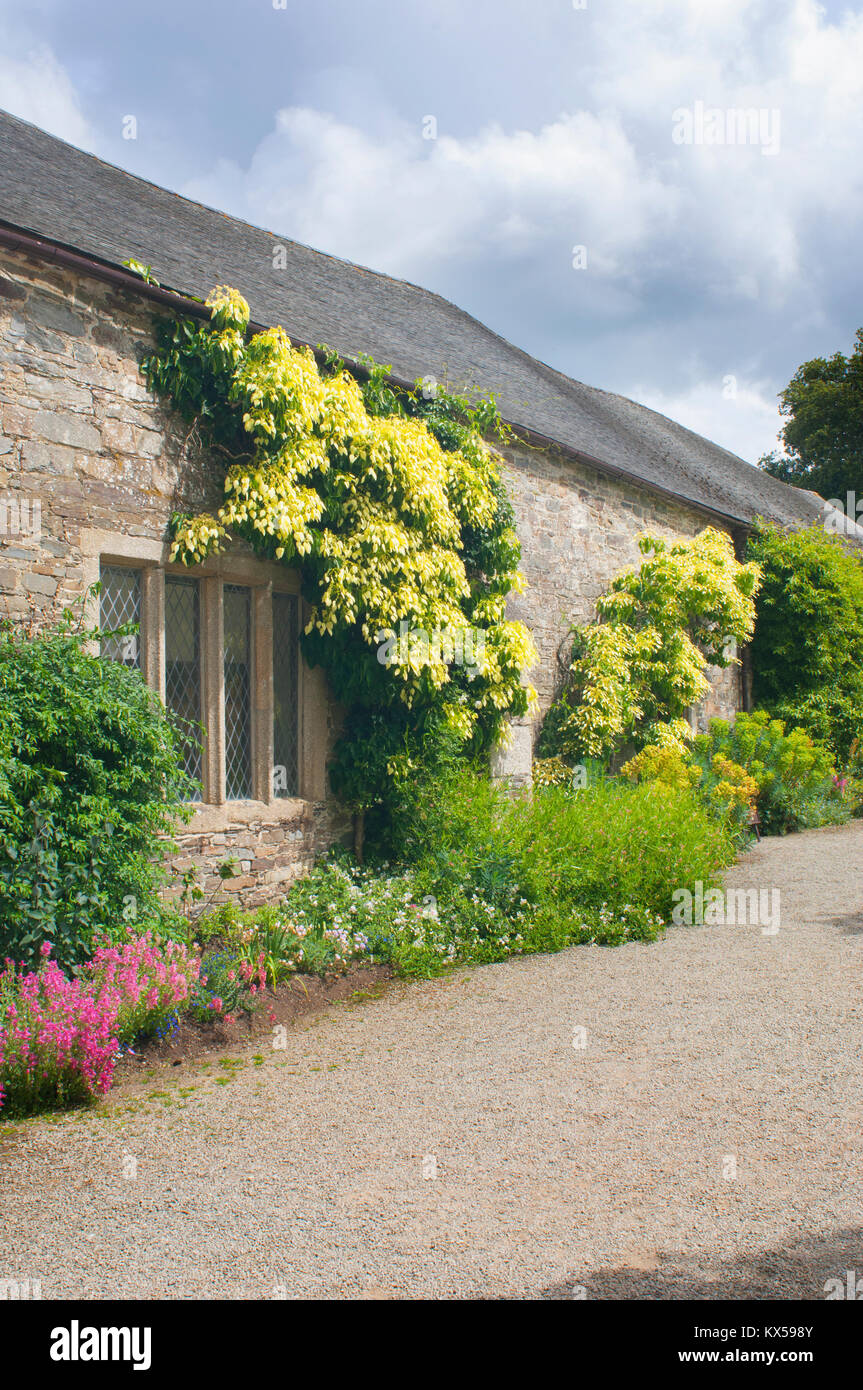 Barn conversion uk hi-res stock photography and images - Alamy