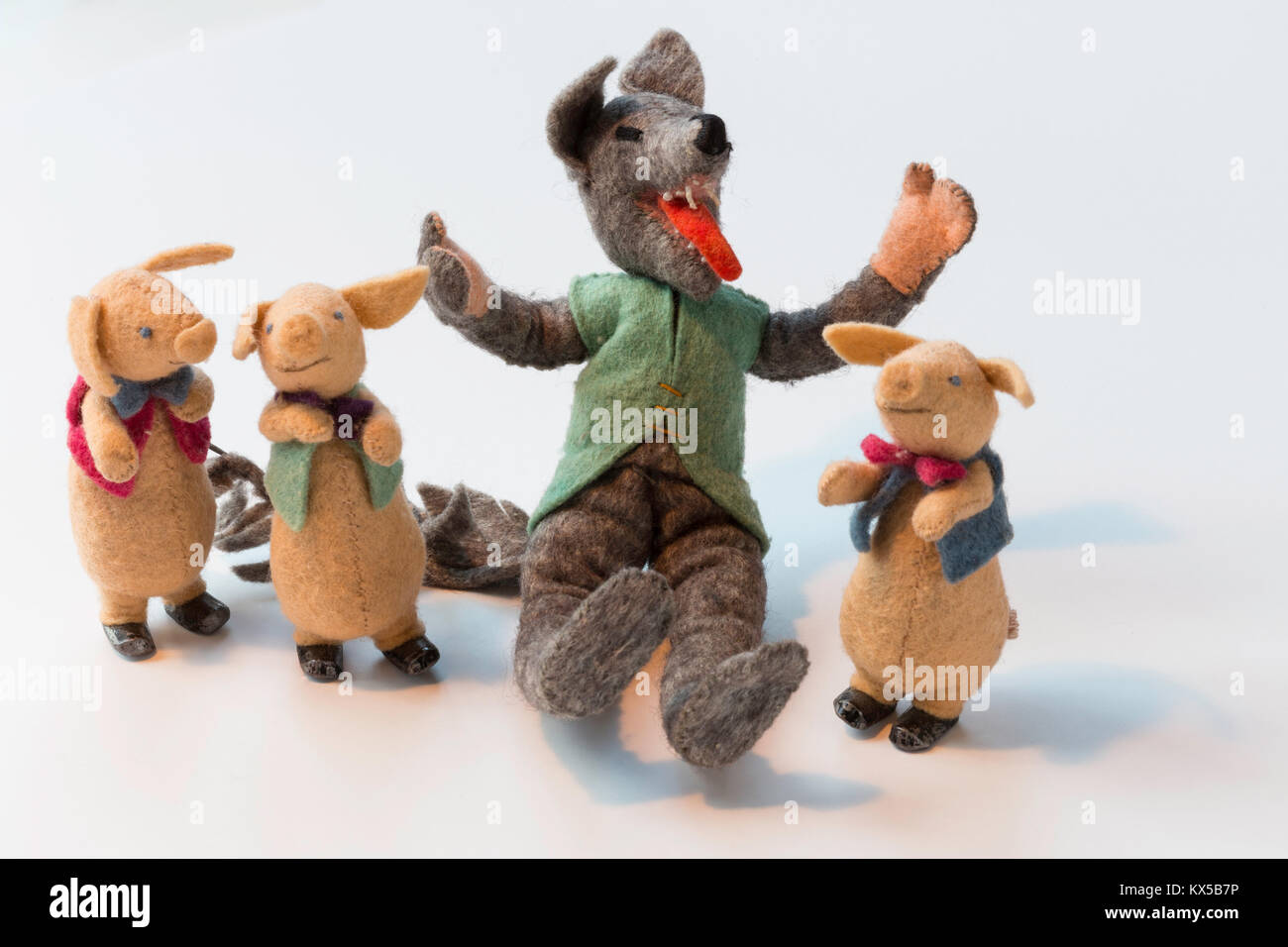 three little pigs stuffed animals