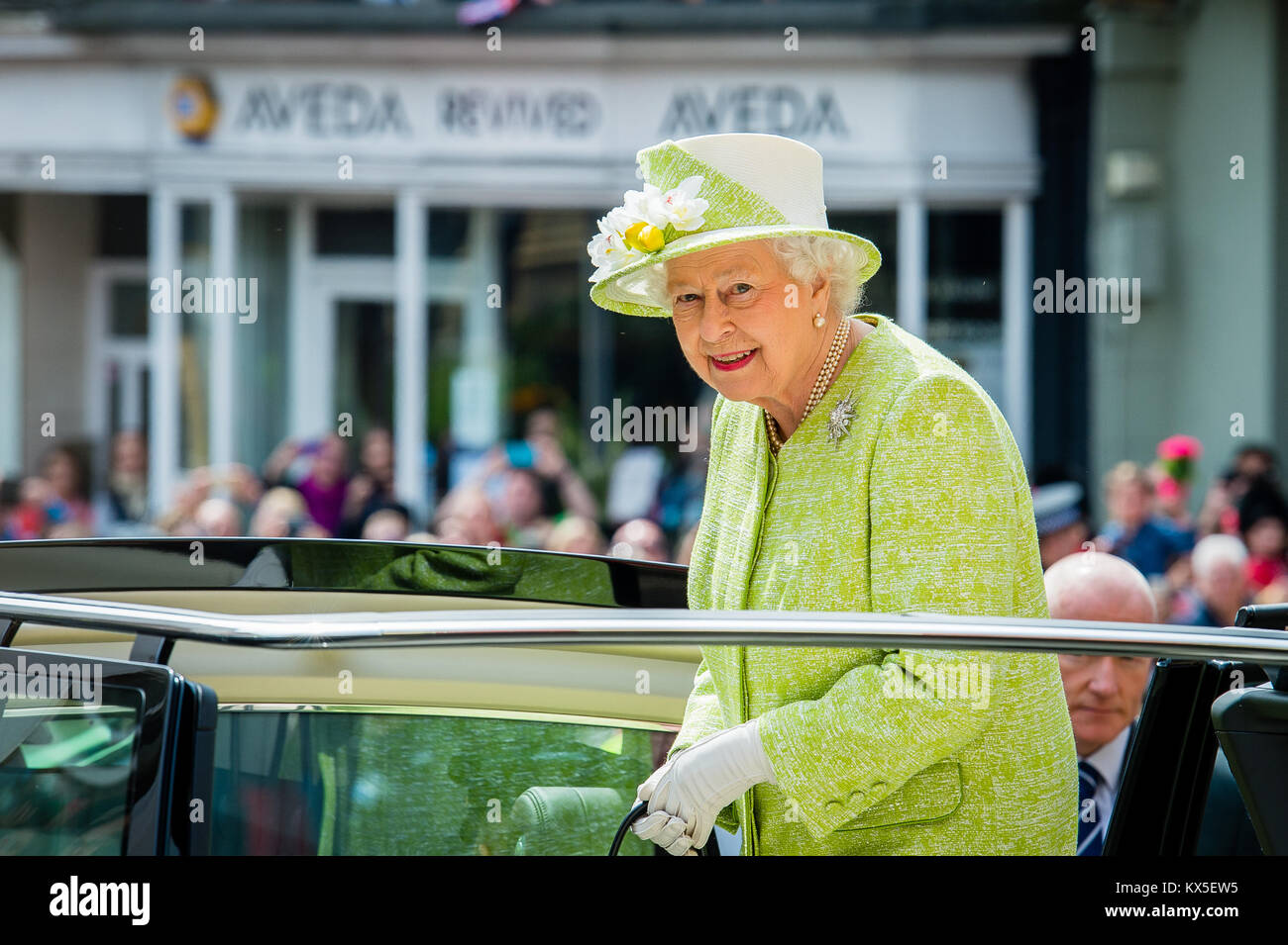 Her Majesty Queen Elizabeth smiling happily to the crowds of well wishers on her 90th Birthday Celebrations as she leaves the Guild Hall Windsor Stock Photo
