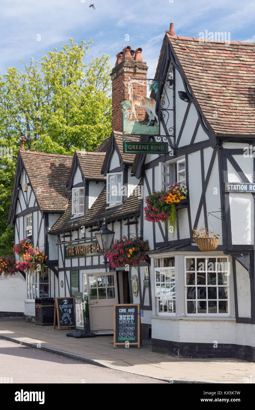 The 15th century White Hart Pub, Market Square, Biggleswade, Bedfordshire, England, United Kingdom Stock Photo