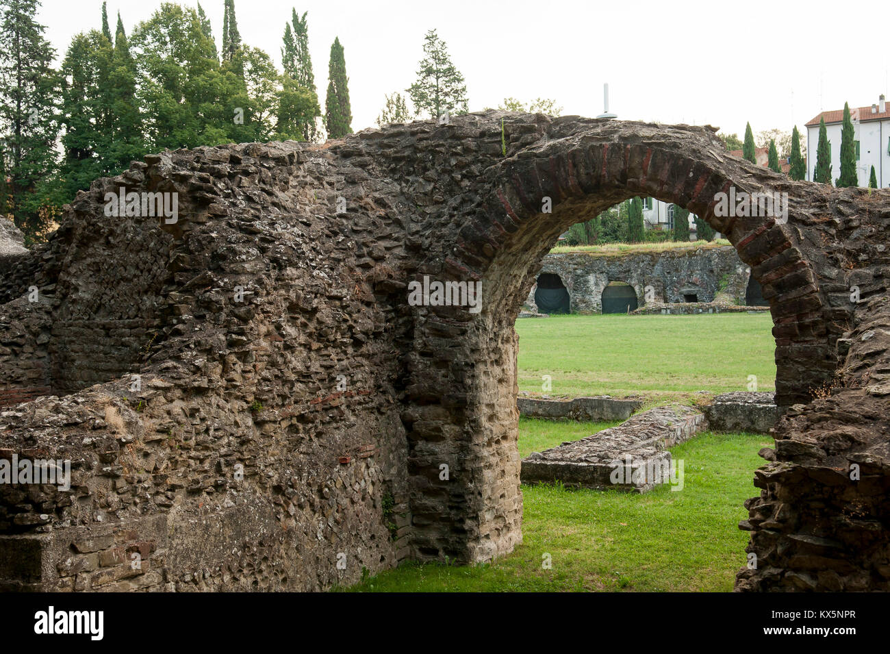 Anfiteatro romano (Roman Amphitheater) from II AD century in Arezzo, Tuscany, Italy. 5 August 2016 © Wojciech Strozyk / Alamy Stock Photo *** Local Ca Stock Photo