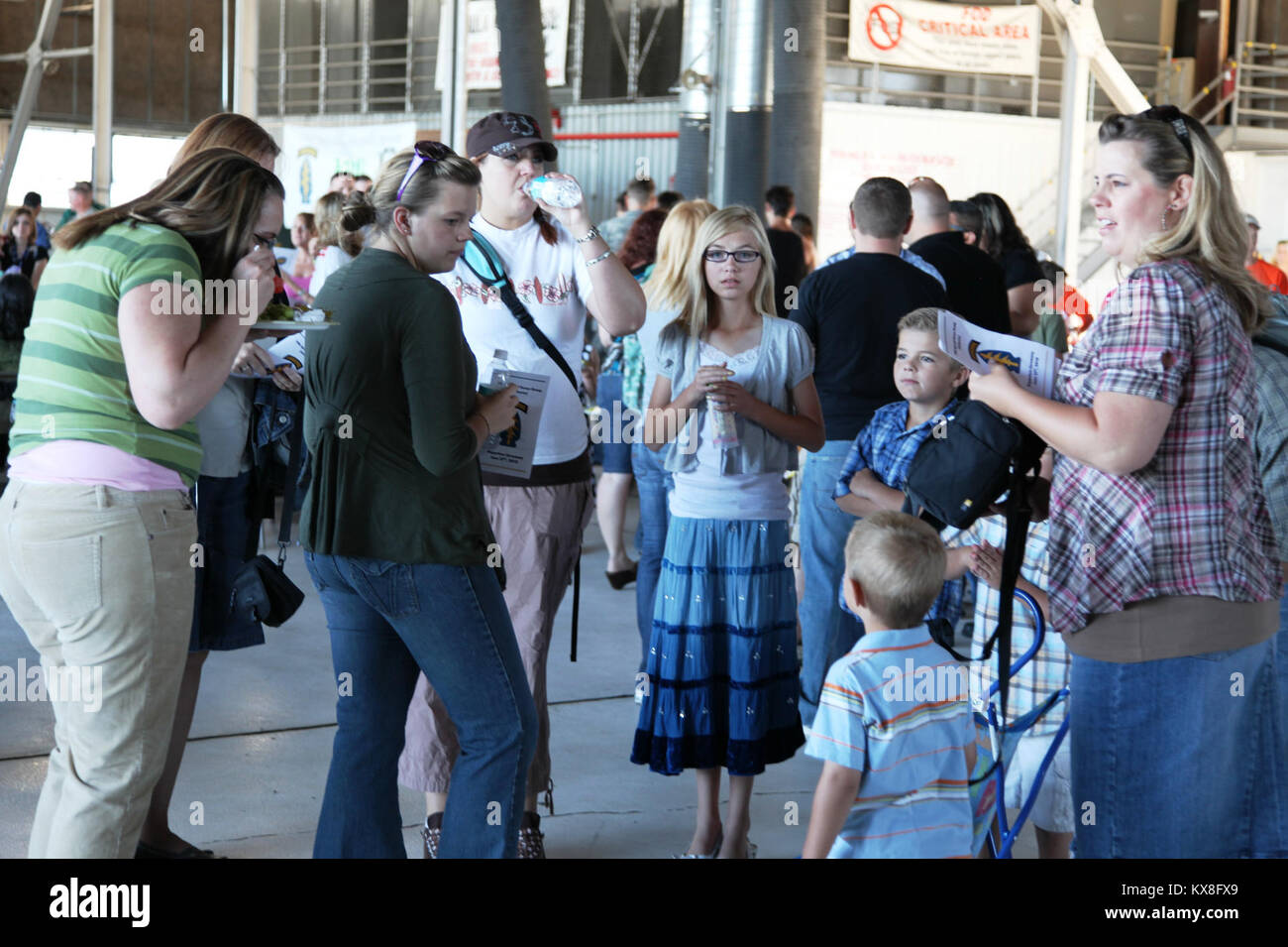 US army family fun day Stock Photo - Alamy