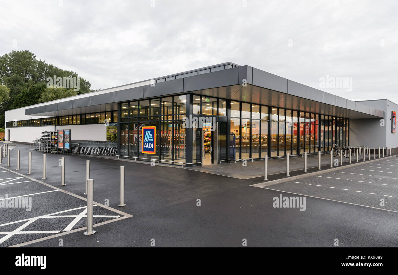 tobacco factory parking aldi Aldi car park hi-res stock photography and images