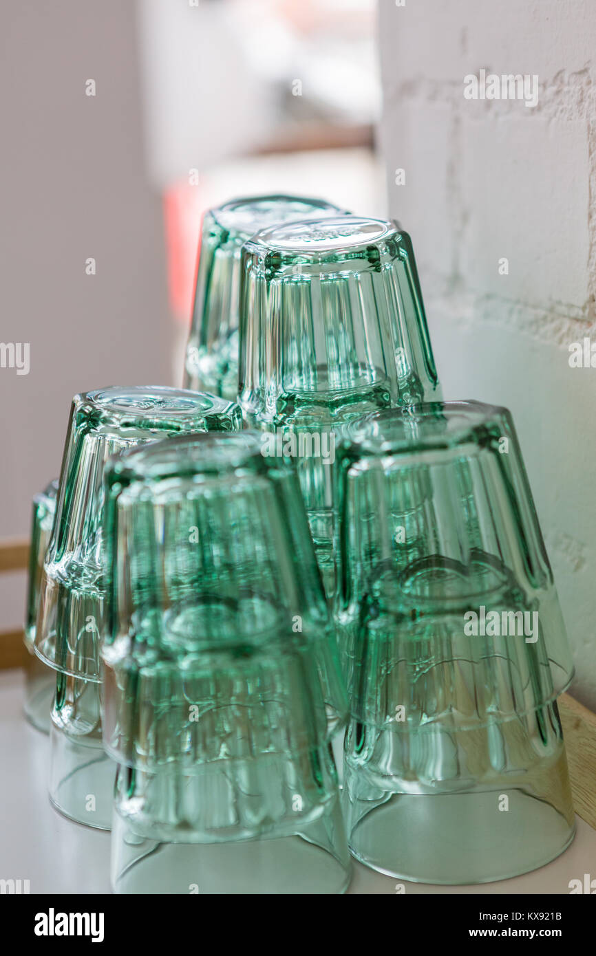 https://c8.alamy.com/comp/KX921B/small-stack-of-green-drinking-glasses-KX921B.jpg