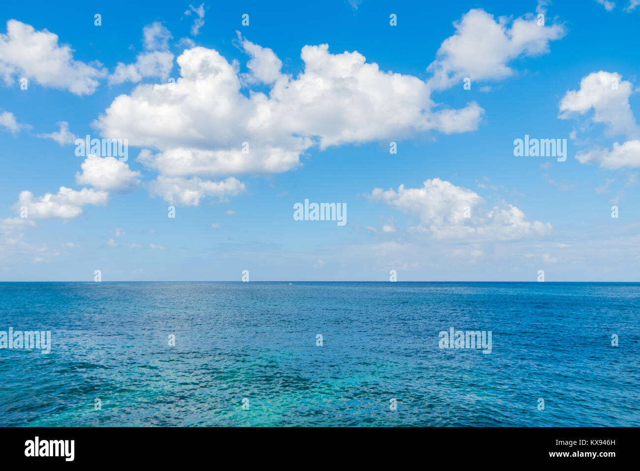 Perfect sea horizon in beautiful sunny day in la Havana Stock Photo