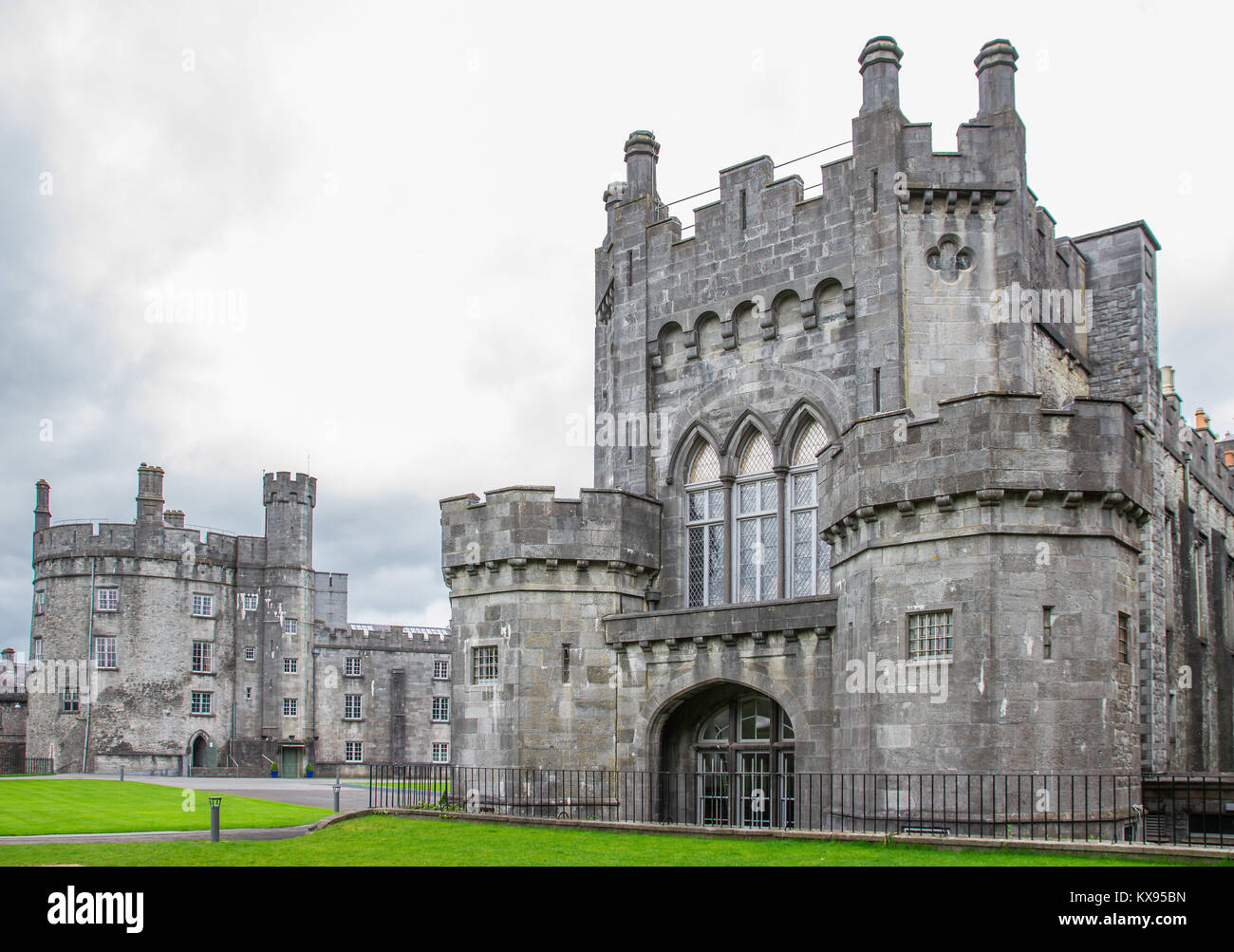 Kilkenny castle ireland hi-res stock photography and images - Alamy