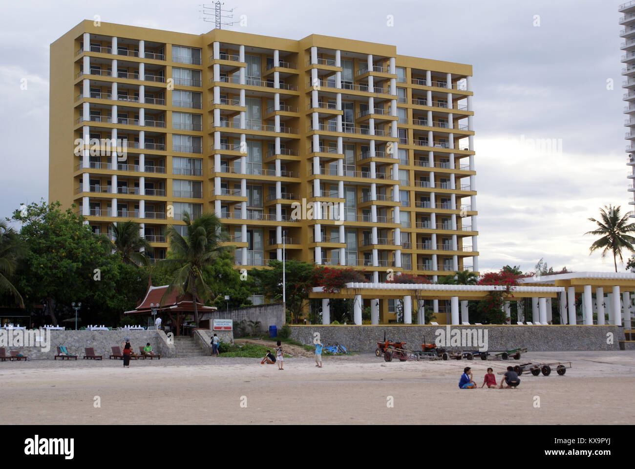 Apartment on the beach in Hua Hin, Thailand Stock Photo Alamy