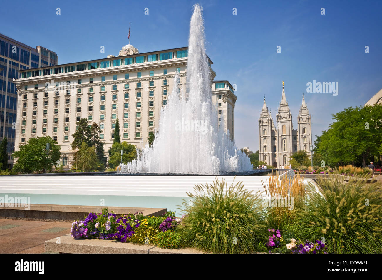 Temple square, foutain with the mormon temple in the background, Salt Lake City, Utah Stock Photo