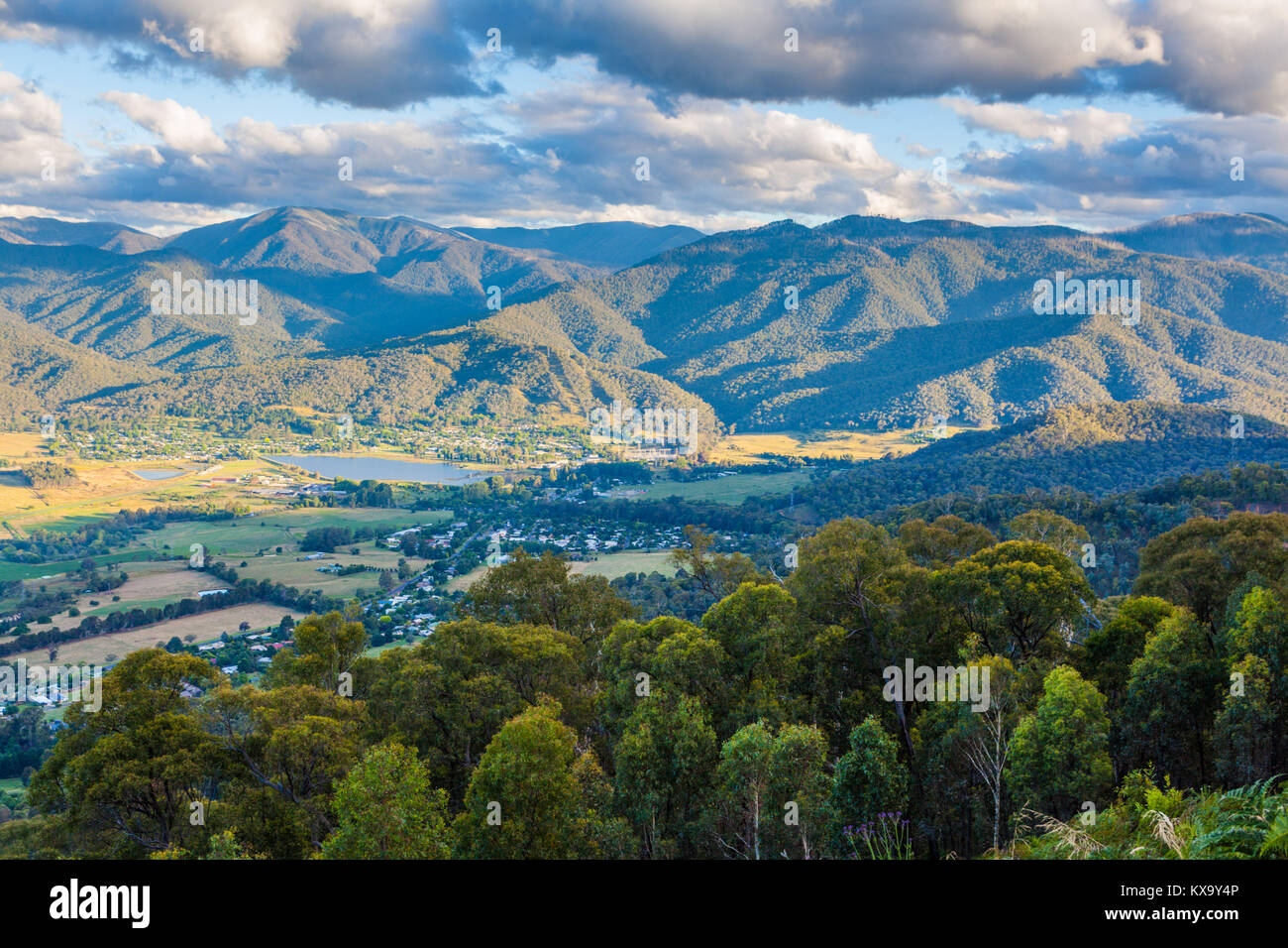 Mount beauty town victoria hires stock photography and images Alamy