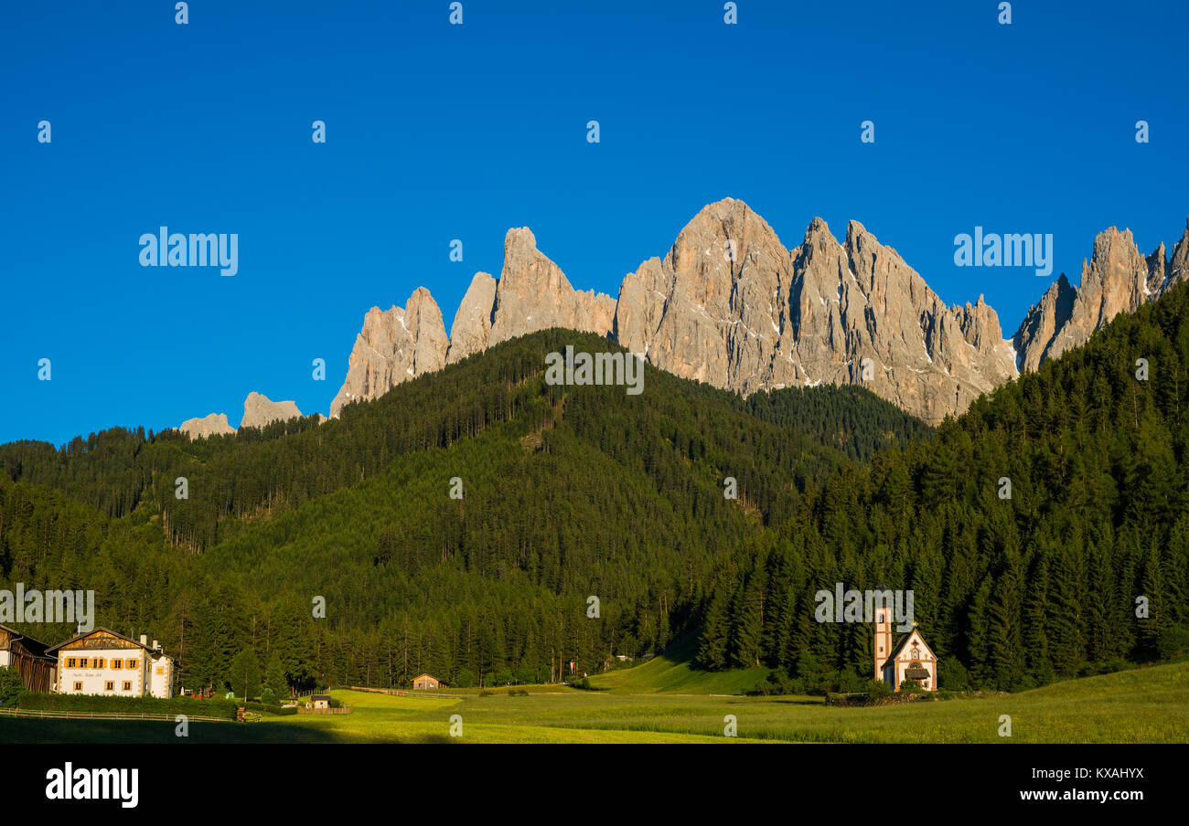 Church of St. Johann in Ranui, San Giovanni, St. John's Chapel, Geisler Group, Villnöstal, Dolomites, South Tyrol, Italy Stock Photo