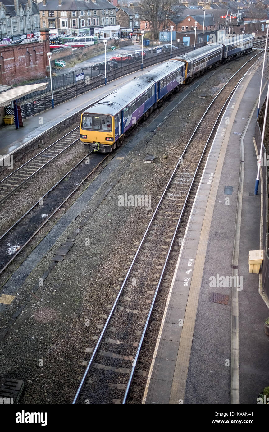 Harrogate Train Station, UK. 8th Jan, 2018. Train parked up on the day ...