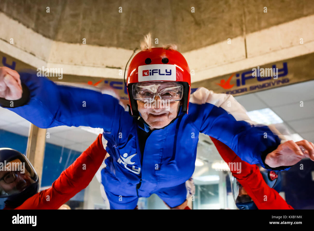 Milton Keynes, UK. 9th Jan, 2018. Milton Keynes: 86 year old Freda Richards takes her first sky dive at a centre in Milton Keynes, Bucks. Freda, part of a pensioners group called Golden Years, spent 10 minutes flying with two instructors helping. Golden Years founder, Meg Neelan says she wanted to set up a 'youth club for old people' so that they could enjoy their golden years to the full Credit: Bob Caddick/Alamy Live News Stock Photo