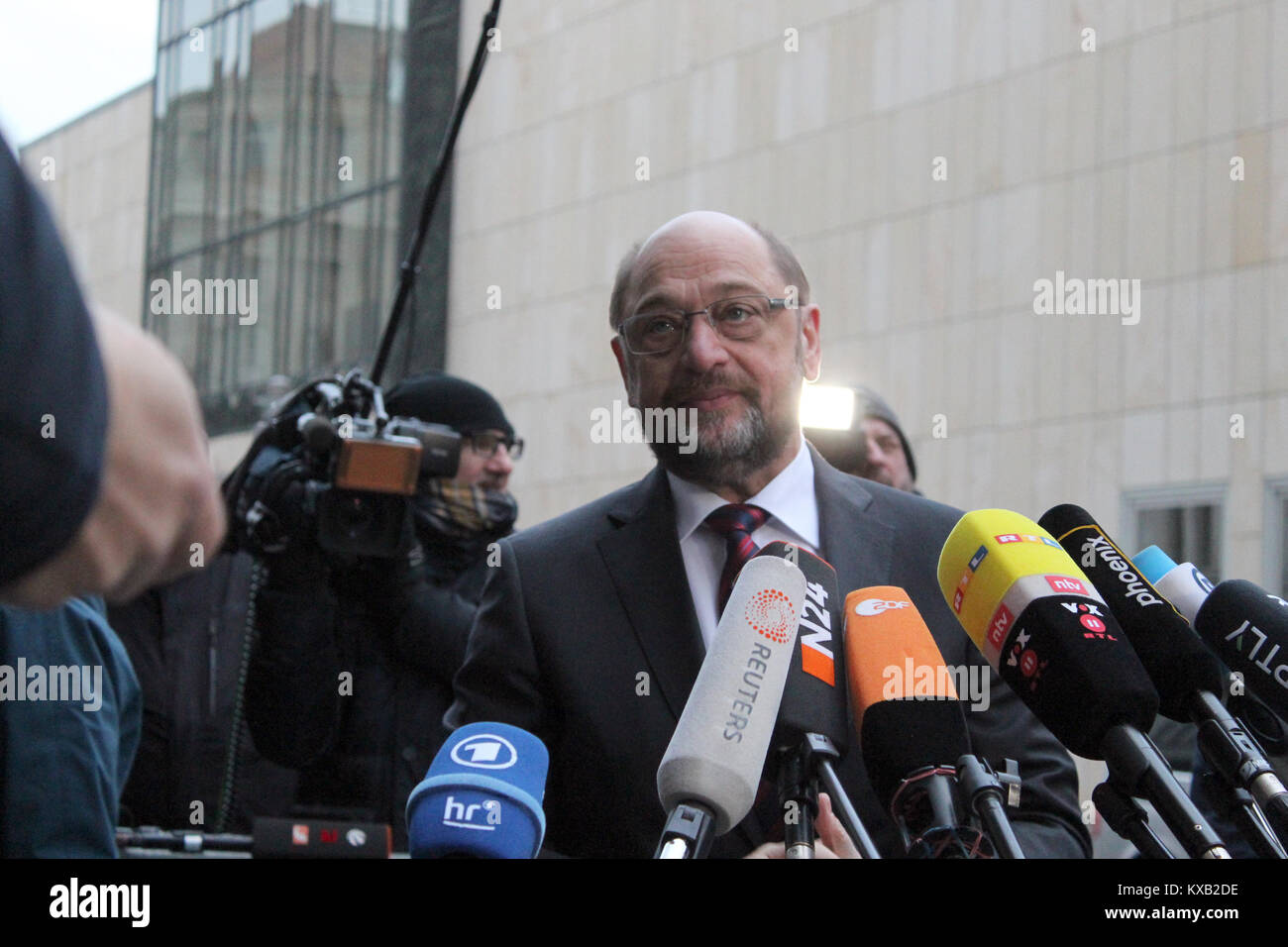 Sondierungsgespräche in Berlin, Germany. 9th Jan, 2018. Pictures of the “Exploratory talk”, Featuring: Martin Schulz (SPD), Where: Berlin /Germany, When: 09.01.2018 Credit: Tahsin Ocak/Alamy Live News Stock Photo