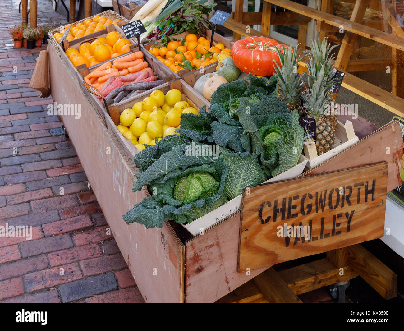 TUNBRIDGE WELLS, KENT/UK JANUARY 5 Display of Fruit and Vegetables