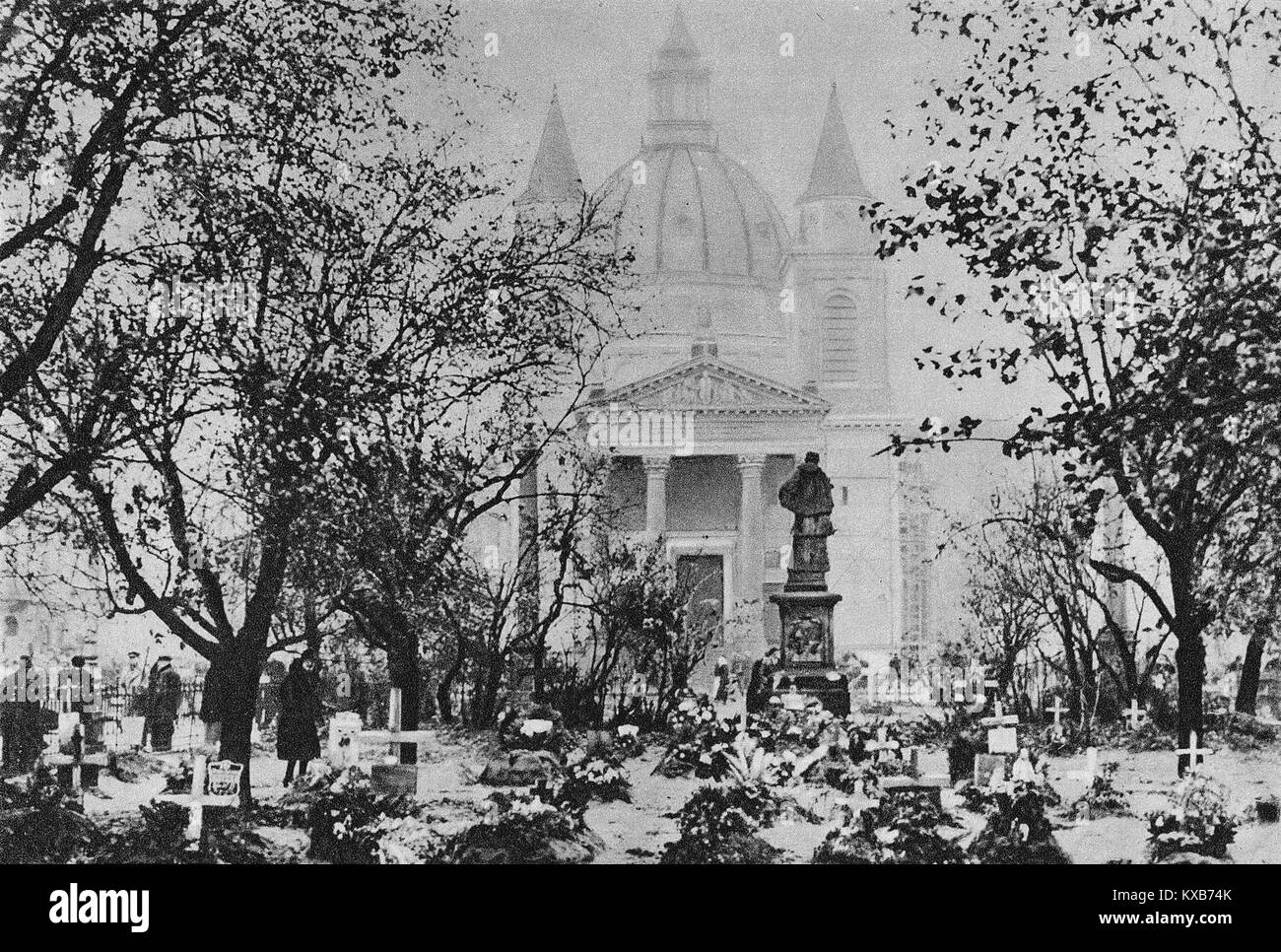 Groby na placu Trzech Krzyży 1939 Stock Photo