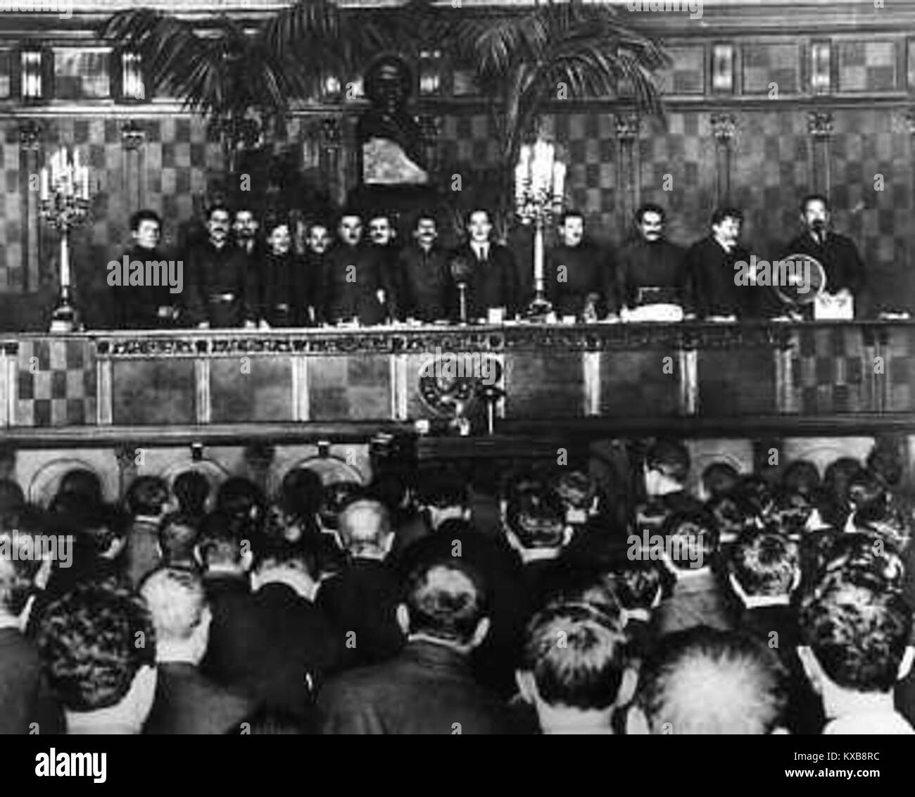 14 съезде вкп(б) 1925. Вкпб 1925. 18 декабря 1925 — в москве открылся xiv съезд вкп(б). Нэп акционерные общества. 10 съезд ркп ленин.