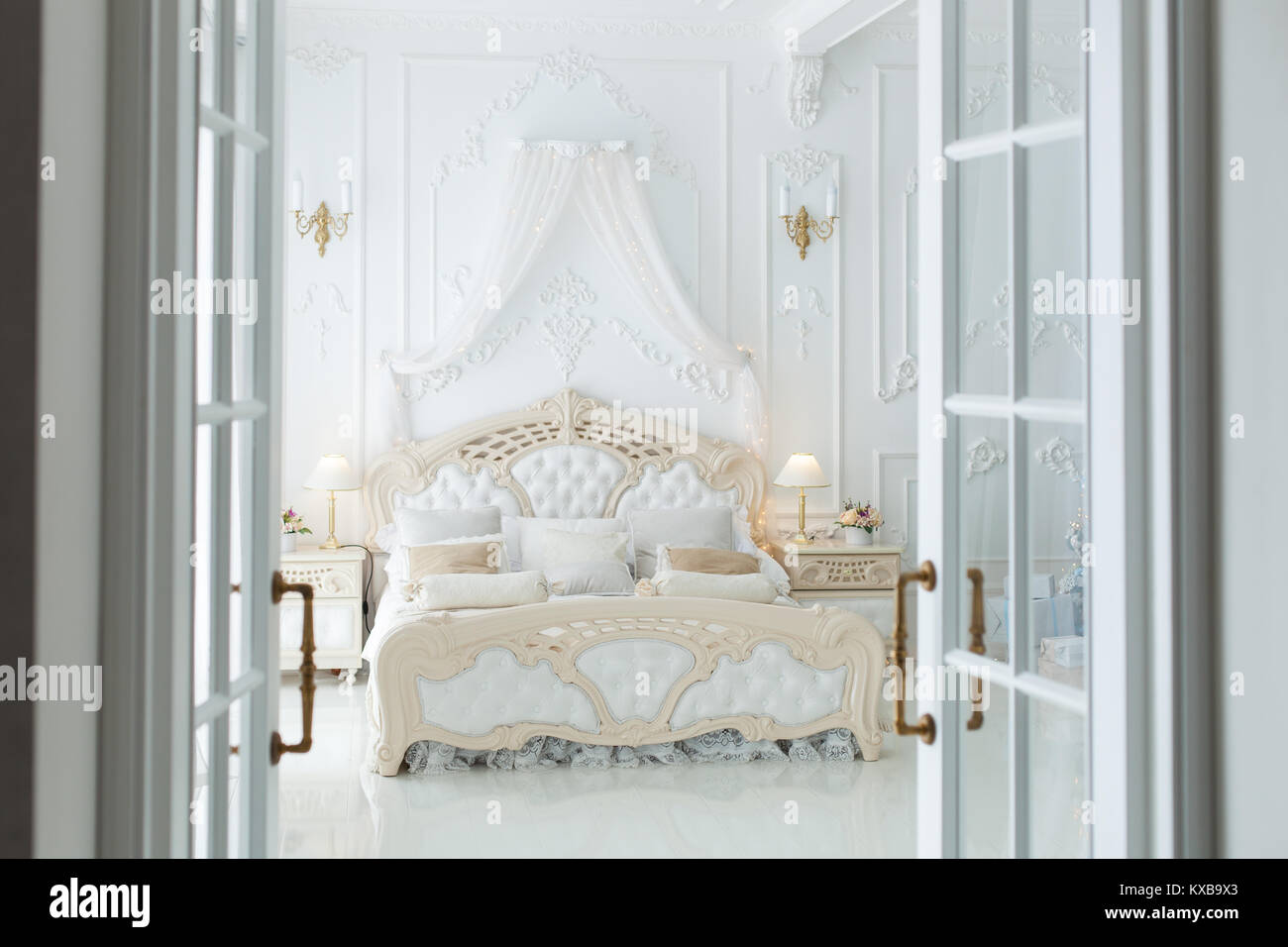 Rococo style room hi-res stock photography and images - Alamy