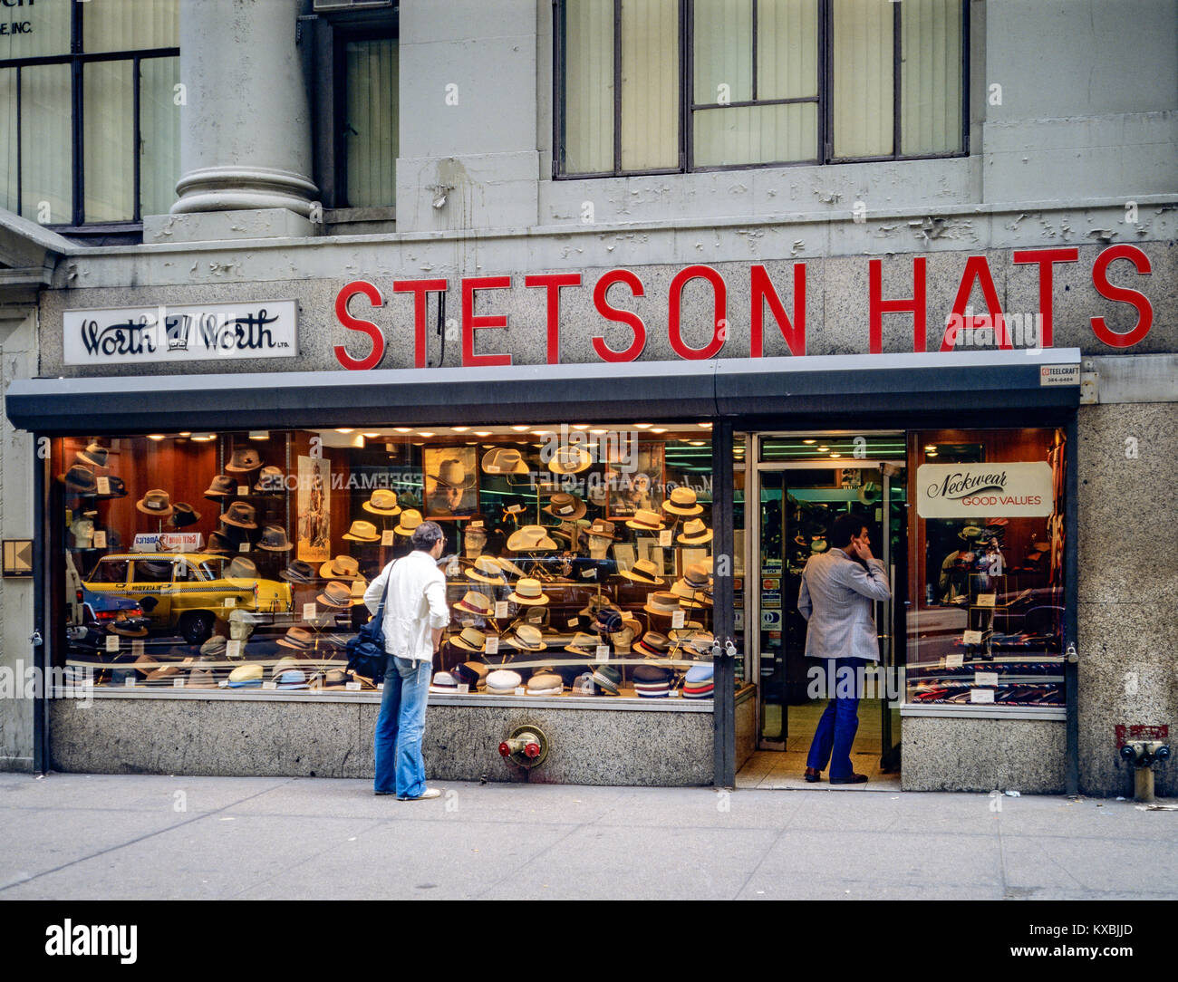 New York 1980s, man shopping, Stetson hats store, hatter shop front,  Manhattan, New York City, NY, NYC, USA Stock Photo - Alamy