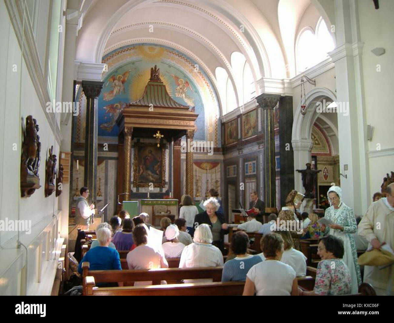 Altar chancel st marys church hi-res stock photography and images - Alamy