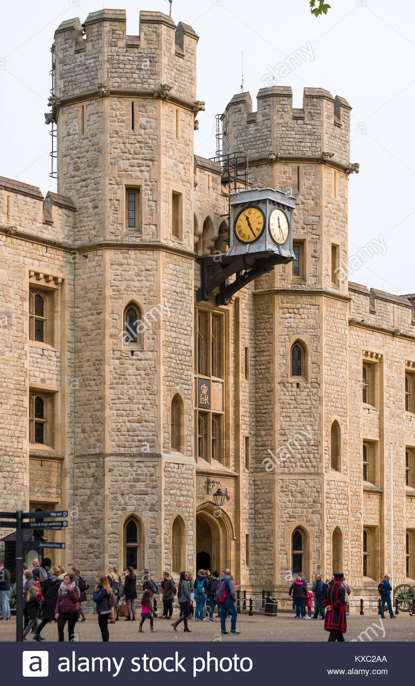The Crown Jewels Tower Of London Stock Photos & The Crown Jewels Tower
