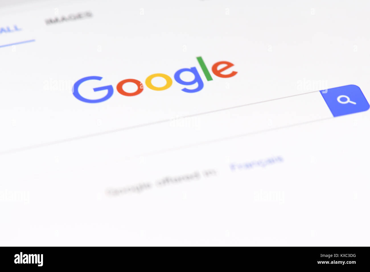 Google search website page on the screen of a mobile device Stock Photo